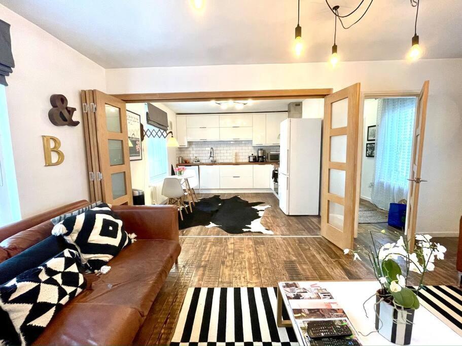 Gorgeous 2 Bedroom Apartment Edge Of Cabot Circus Bristol Luaran gambar