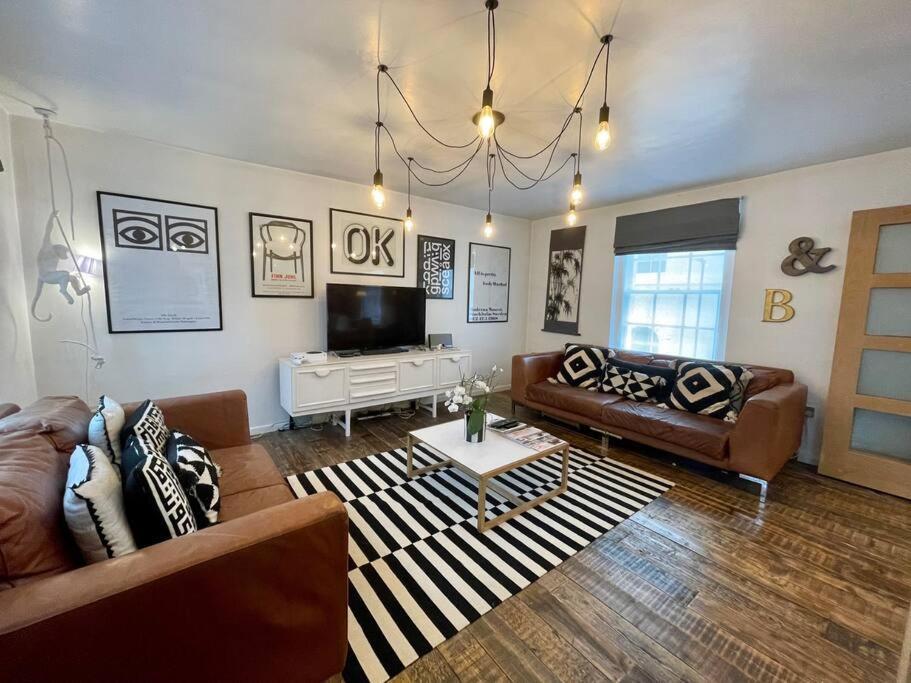 Gorgeous 2 Bedroom Apartment Edge Of Cabot Circus Bristol Luaran gambar