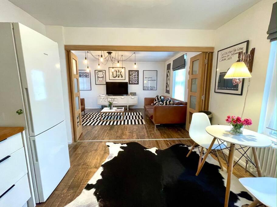 Gorgeous 2 Bedroom Apartment Edge Of Cabot Circus Bristol Luaran gambar