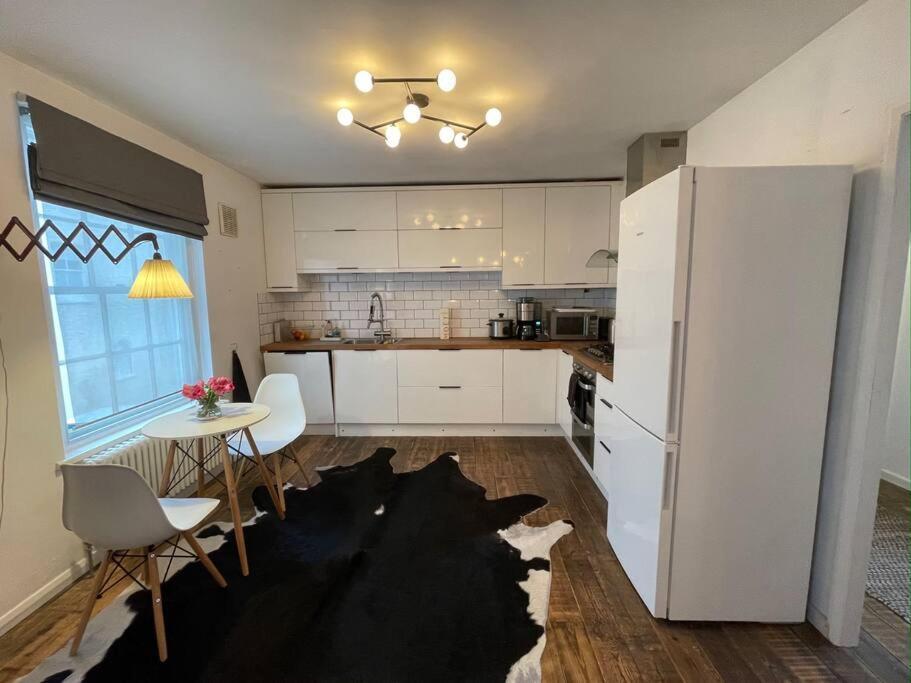 Gorgeous 2 Bedroom Apartment Edge Of Cabot Circus Bristol Luaran gambar